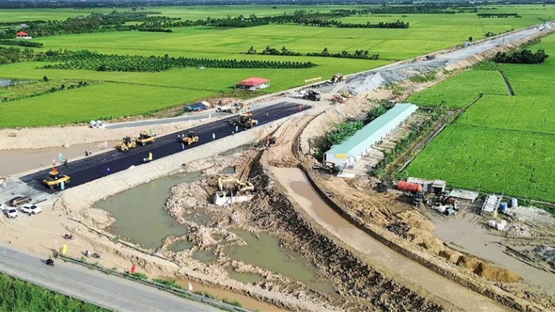  Đẩy nhanh tiến độ dự án xây dựng đường bộ cao tốc Châu Đốc - Cần Thơ - Sóc Trăng 