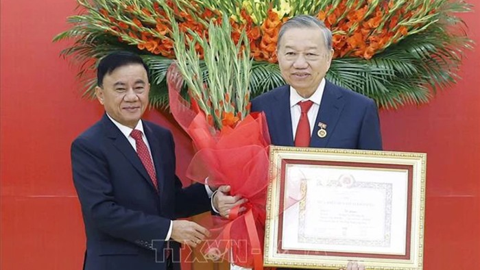  Lễ trao Huy hiệu 45 năm tuổi Đảng tặng Tổng Bí thư Tô Lâm 