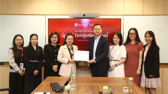  Wells Fargo trao tặng Giải thưởng "Ngân hàng được công nhận đặc biệt về thanh toán quốc tế 2024-2025" cho SeABank 